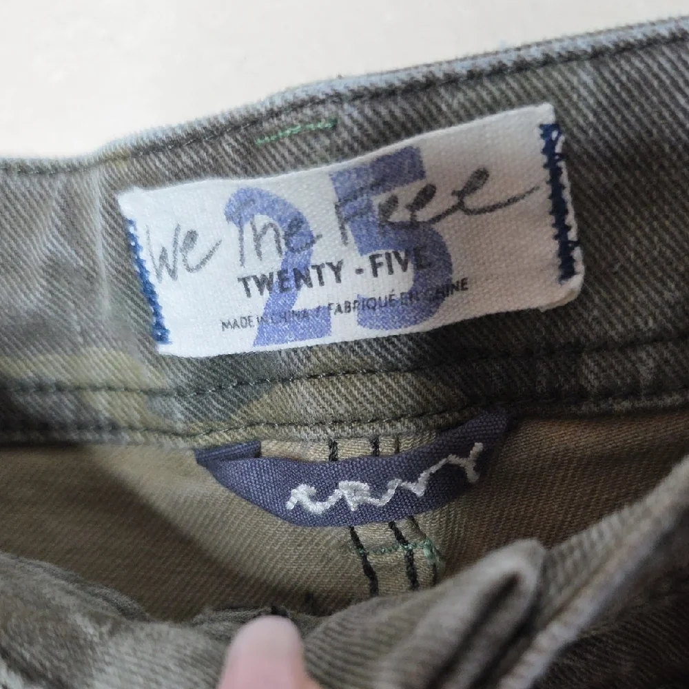 Free People We The Free Commander Camo Denim High Rise Raw Hem Shorts Size 25 - Picture 5 of 13